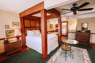 Bedroom - 900 E Walnut St, Springfield, MO 65806 photo 11 of 14