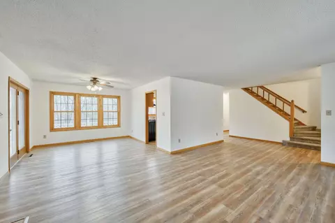 Living - 207 Mahogany Ln, Ozark, MO 65721 photo 2 of 8
