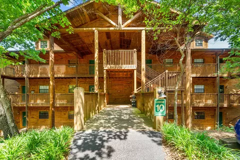 24 Village Trl #10-3, Branson, MO 65616