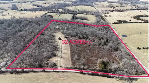 235 Accacia Dr, Highlandville, MO 65669