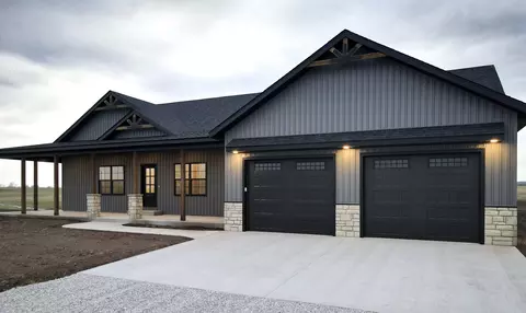 4441 S 82nd Rd, Bolivar, MO 65613