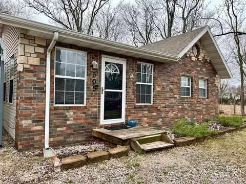 605 S Missouri St, Marionville, MO 65705