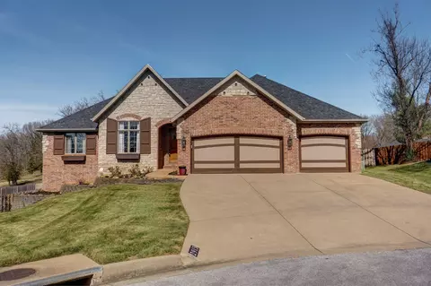 2915 E Chinkapin Ln, Springfield, MO 65804