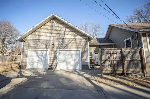 1319 E Monroe St, Springfield, MO 65804 photo 38