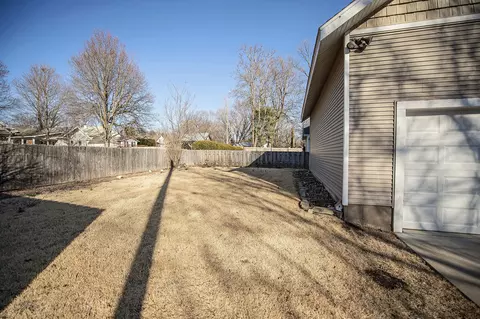 1319 E Monroe St, Springfield, MO 65804 photo 39