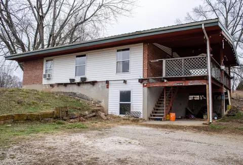 2700 Westbrook Dr, Mansfield, MO 65704