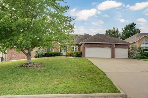 3862 W Vincent Dr, Springfield, MO 65810