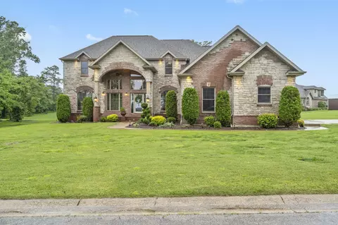 2421 Candlebark Ln, Lebanon, MO 65536