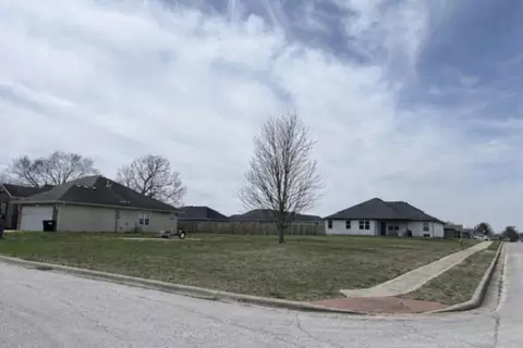797 N Lexington Ave, Republic, MO 65738