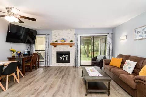 Living - 320 Turnberry Rd # 2, Branson, MO 65616 photo 3 of 4