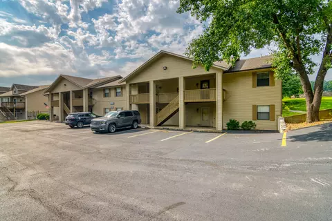 Exterior - 320 Turnberry Rd # 2, Branson, MO 65616 photo 1 of 8