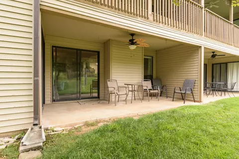 Exterior - 320 Turnberry Rd # 2, Branson, MO 65616 photo 6 of 8