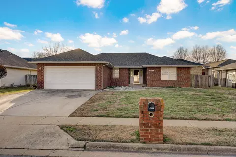 5567 S Jefferson Ave, Springfield, MO 65810
