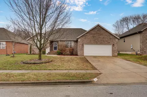 1110 N Arlington St, Nixa, MO 65714