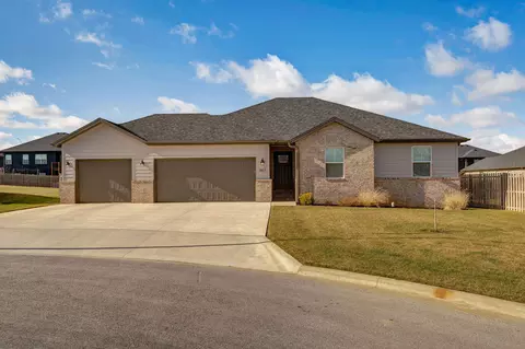 867 S Irontree Ct, Nixa, MO 65714