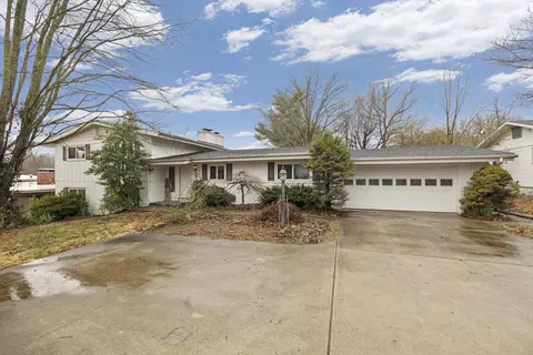 2541 S Luster Ave, Springfield, MO 65804