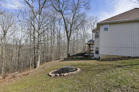 Exterior - 325 Southview Dr, Branson, MO 65616 photo 4 of 8