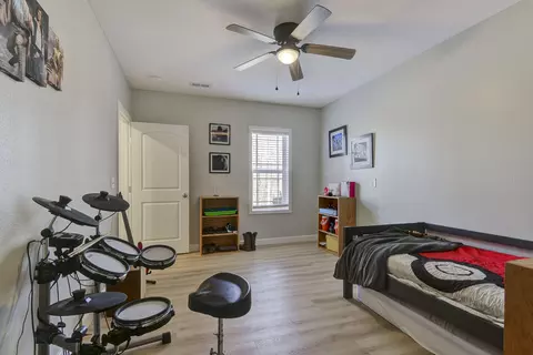 Bedroom - 325 Southview Dr, Branson, MO 65616 photo 7 of 10