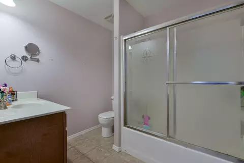 Bath - 325 Southview Dr, Branson, MO 65616 photo 6 of 7