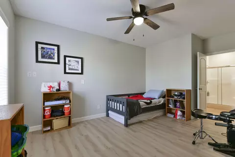 Bedroom - 325 Southview Dr, Branson, MO 65616 photo 8 of 10