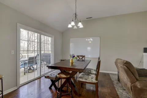 Dining - 325 Southview Dr, Branson, MO 65616 photo 2 of 2