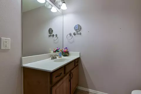 Bath - 325 Southview Dr, Branson, MO 65616 photo 7 of 7