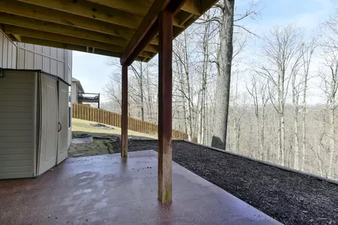 Exterior - 325 Southview Dr, Branson, MO 65616 photo 7 of 8