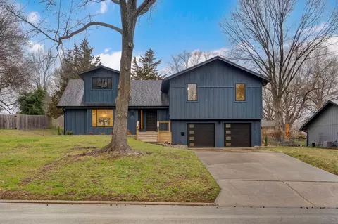 2145 E Shady Glen Dr, Springfield, MO 65804