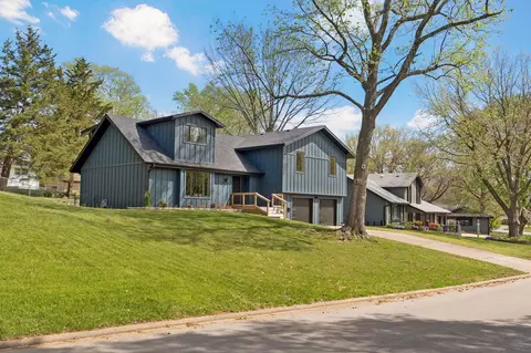 Exterior - 2145 E Shady Glen Dr, Springfield, MO 65804 photo 3 of 10