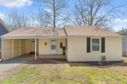 1426 E Cherokee St, Springfield, MO 65804