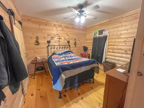 Bedroom - 53 Veazey Dr, Brixey, MO 65618 photo 5 of 5