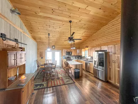 Kitchen - 53 Veazey Dr, Brixey, MO 65618 photo 2 of 4