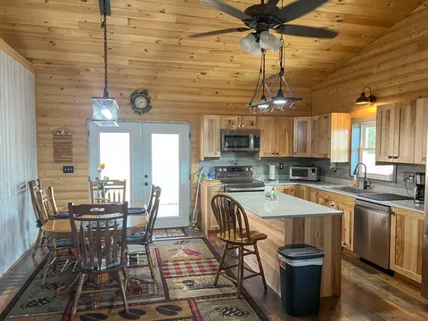 Kitchen - 53 Veazey Dr, Brixey, MO 65618 photo 3 of 4