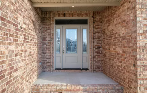 Entry Way - 3801 W Broadmoor St, Springfield, MO 65807 photo 1 of 2