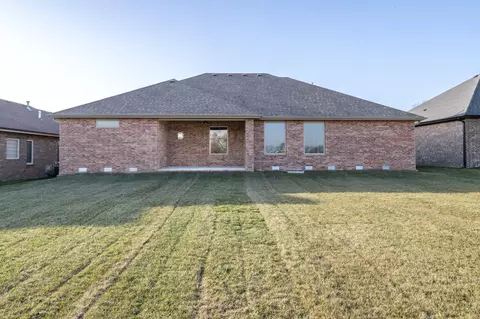Exterior - 3801 W Broadmoor St, Springfield, MO 65807 photo 3 of 7