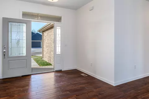 Entry Way - 3801 W Broadmoor St, Springfield, MO 65807 photo 2 of 2