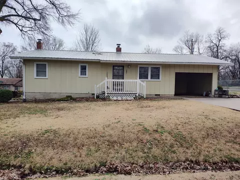 410 First St, Humansville, MO 65674