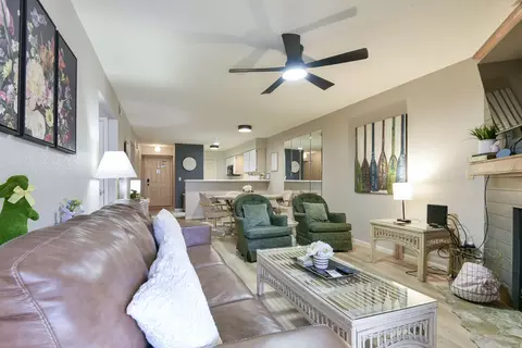 Living - 366 Wimbledon Dr #3, Branson, MO 65616 photo 2 of 3
