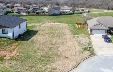 4497 N Toby Ave, Springfield, MO 65803
