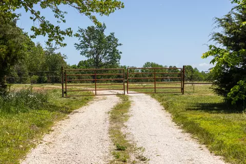 1744 N Farm Road 71, Bois D Arc, MO 65612