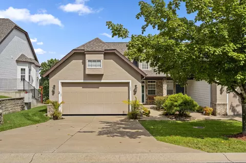 104 Residence Ln, Branson, MO 65616