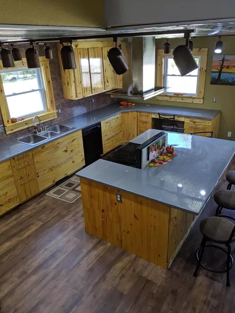 Kitchen - 615 W Benton St, Buffalo, MO 65622 photo 6 of 10