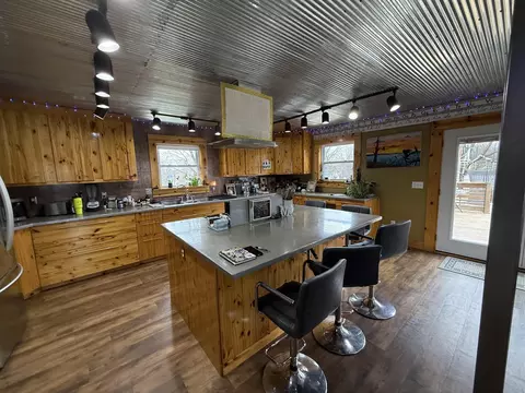 Kitchen - 615 W Benton St, Buffalo, MO 65622 photo 10 of 10