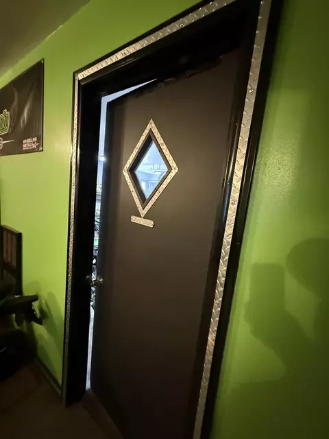 Entry Way - 615 W Benton St, Buffalo, MO 65622 photo 5 of 5