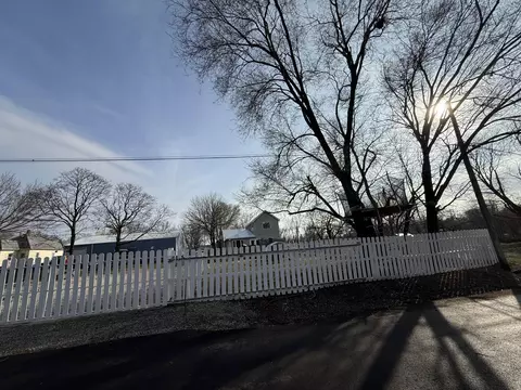 Exterior - 615 W Benton St, Buffalo, MO 65622 photo 14 of 25