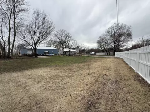Exterior - 615 W Benton St, Buffalo, MO 65622 photo 22 of 25