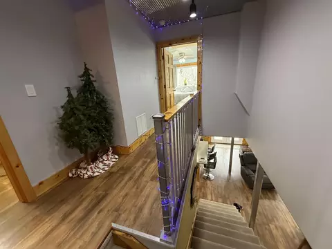 Entry Way - 615 W Benton St, Buffalo, MO 65622 photo 2 of 5