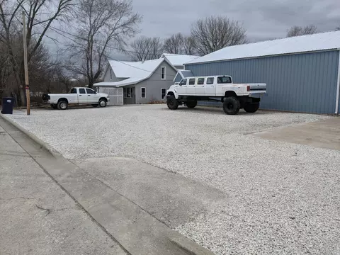 Exterior - 615 W Benton St, Buffalo, MO 65622 photo 2 of 25
