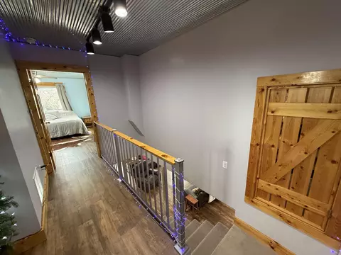 Entry Way - 615 W Benton St, Buffalo, MO 65622 photo 3 of 5