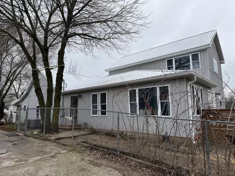 Exterior - 615 W Benton St, Buffalo, MO 65622 photo 5 of 25